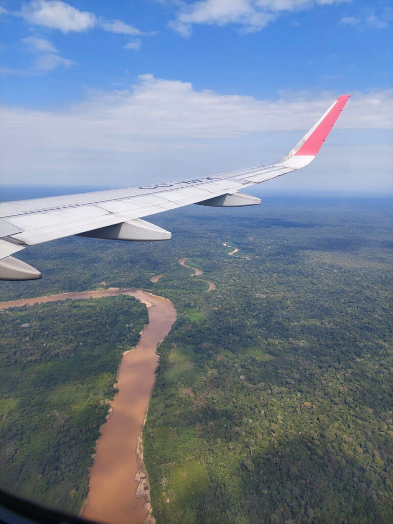 Vliegen boven de jungle