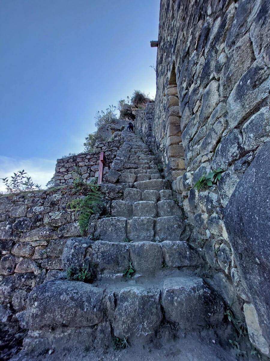 smalle treden naar boven