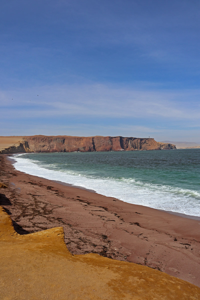 Rood strand in Paracas