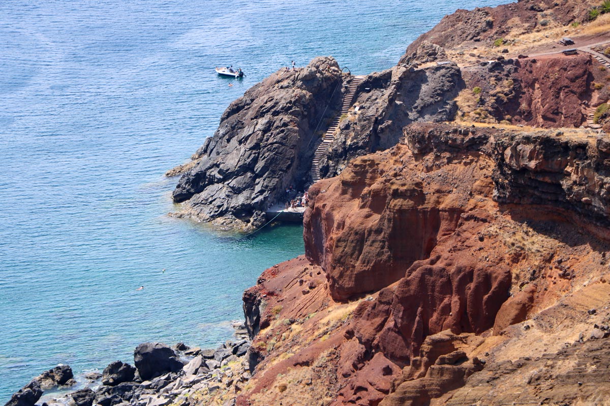 Baai met zwemmers op Dragon's Tail Madeira