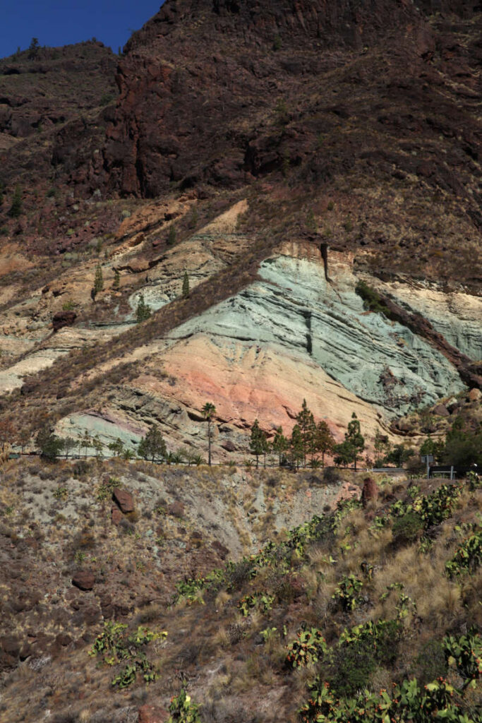 Uitzicht op Rainbow Mountain op Gran Canaria